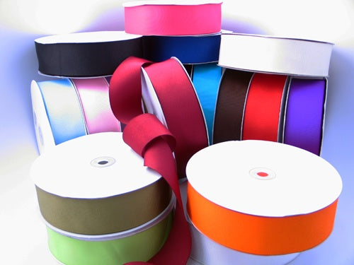 Cinta de grosgrain lisa de 1.5 in (50 yardas)