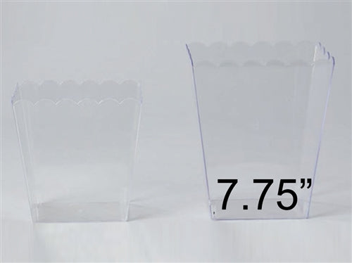 Large Clear Plastic Scalloped Container 3 1/4in x 7 1/2in