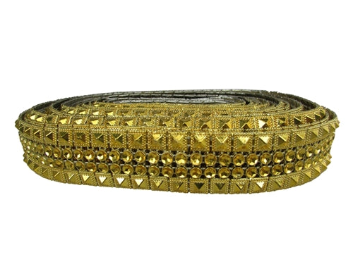 Load image into Gallery viewer, 1&quot; Pyramid Stud Mesh Roll - 1 Line (10 Yards)
