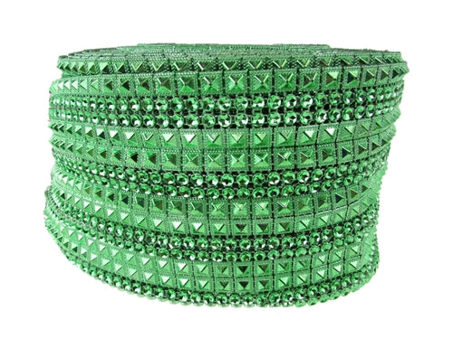 Load image into Gallery viewer, 4.25&quot; Pyramid Stud Mesh Roll (Customizable) (10 Yards)

